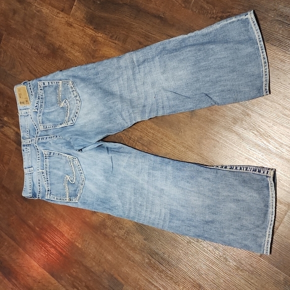 Silver Zac Well Worn Distressed Light Wash Embroidered Bootcut Boot Jeans 36 30 - Picture 2 of 2